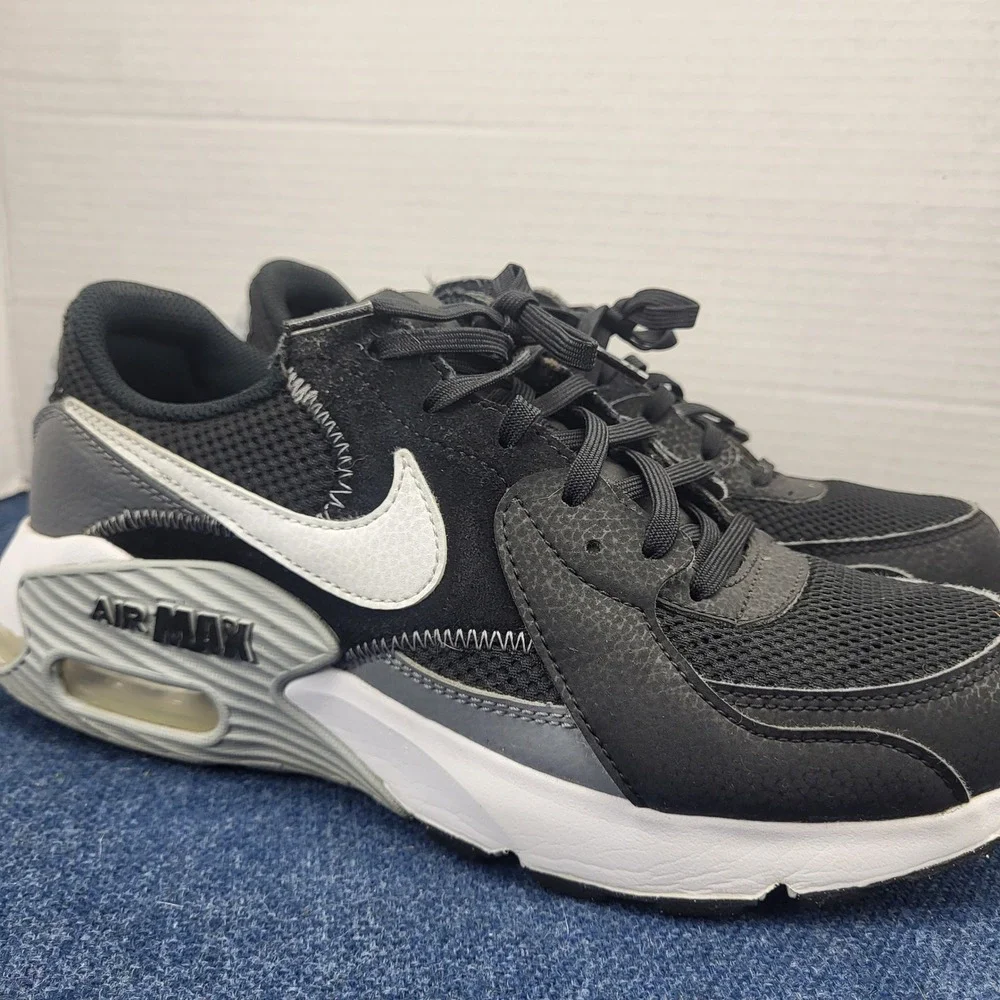 Nike Air Max Excee Mens 7.5 Black White Wolf Grey Sneakers Athletic Activewear